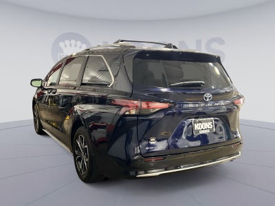 2025 Toyota Sienna Platinum