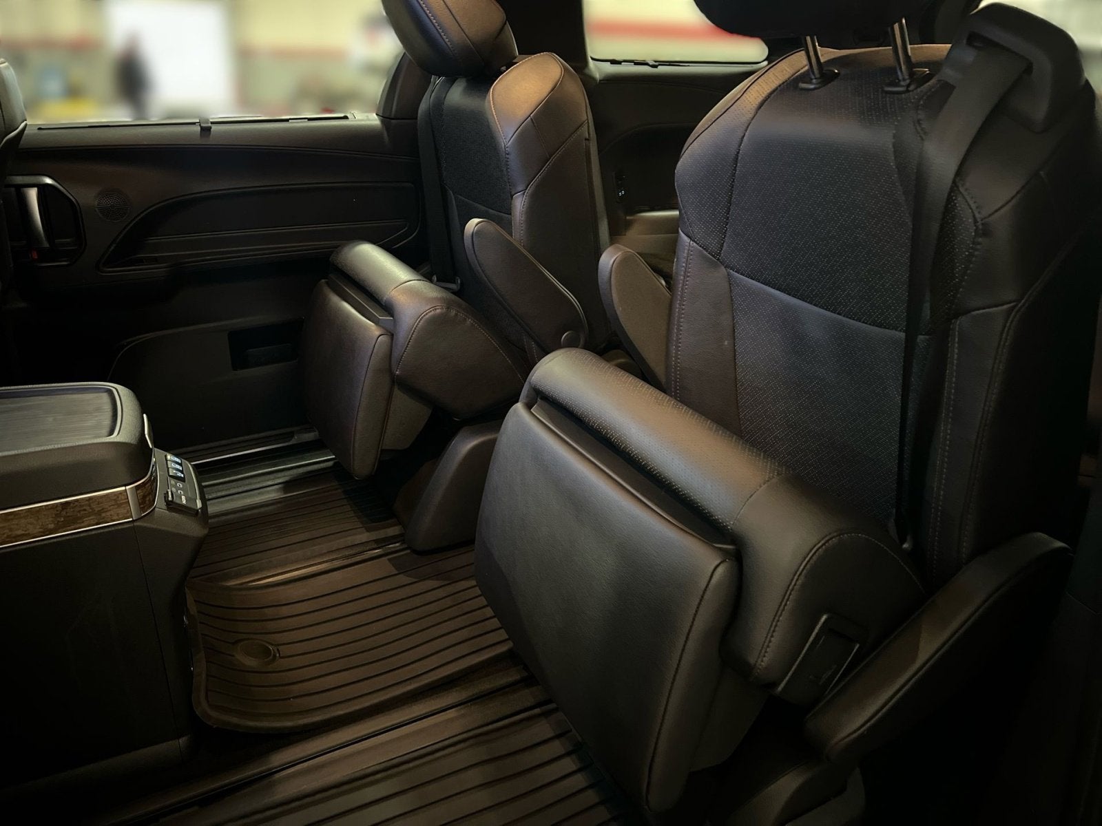 2025 Toyota Sienna Platinum