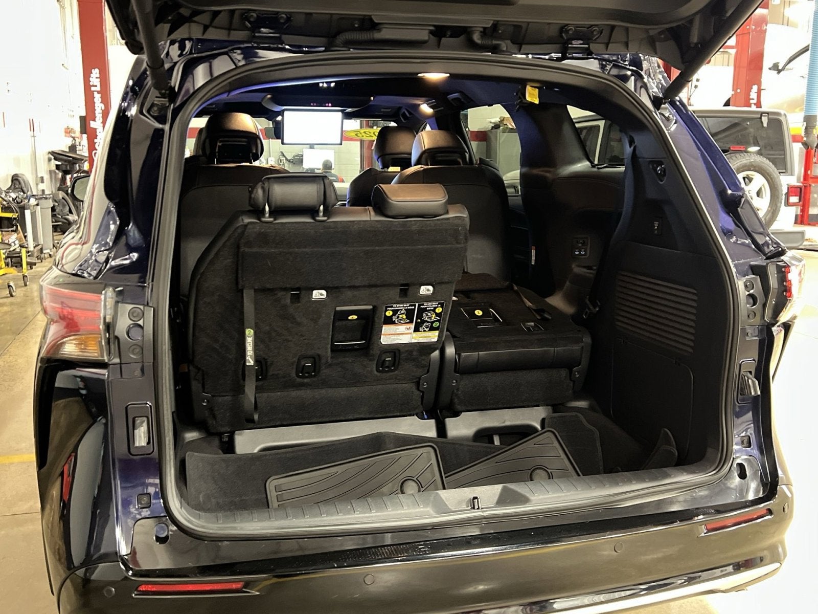 2025 Toyota Sienna Platinum