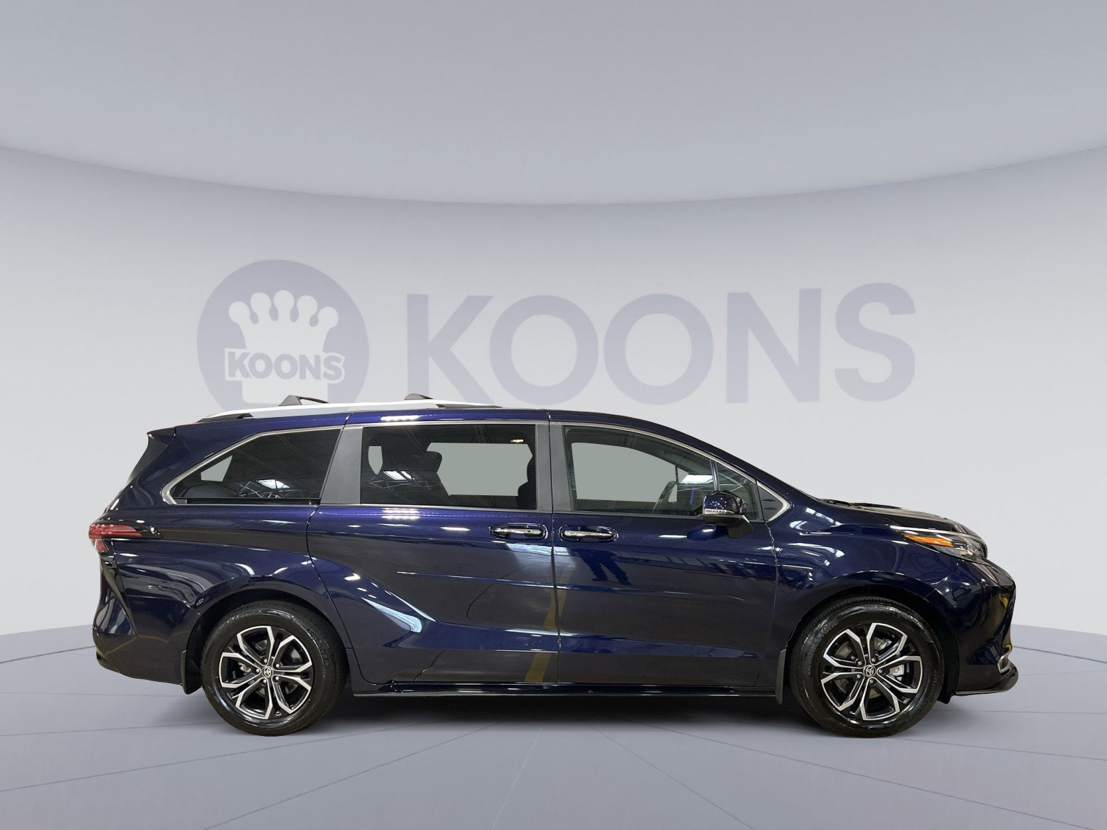 2025 Toyota Sienna Platinum