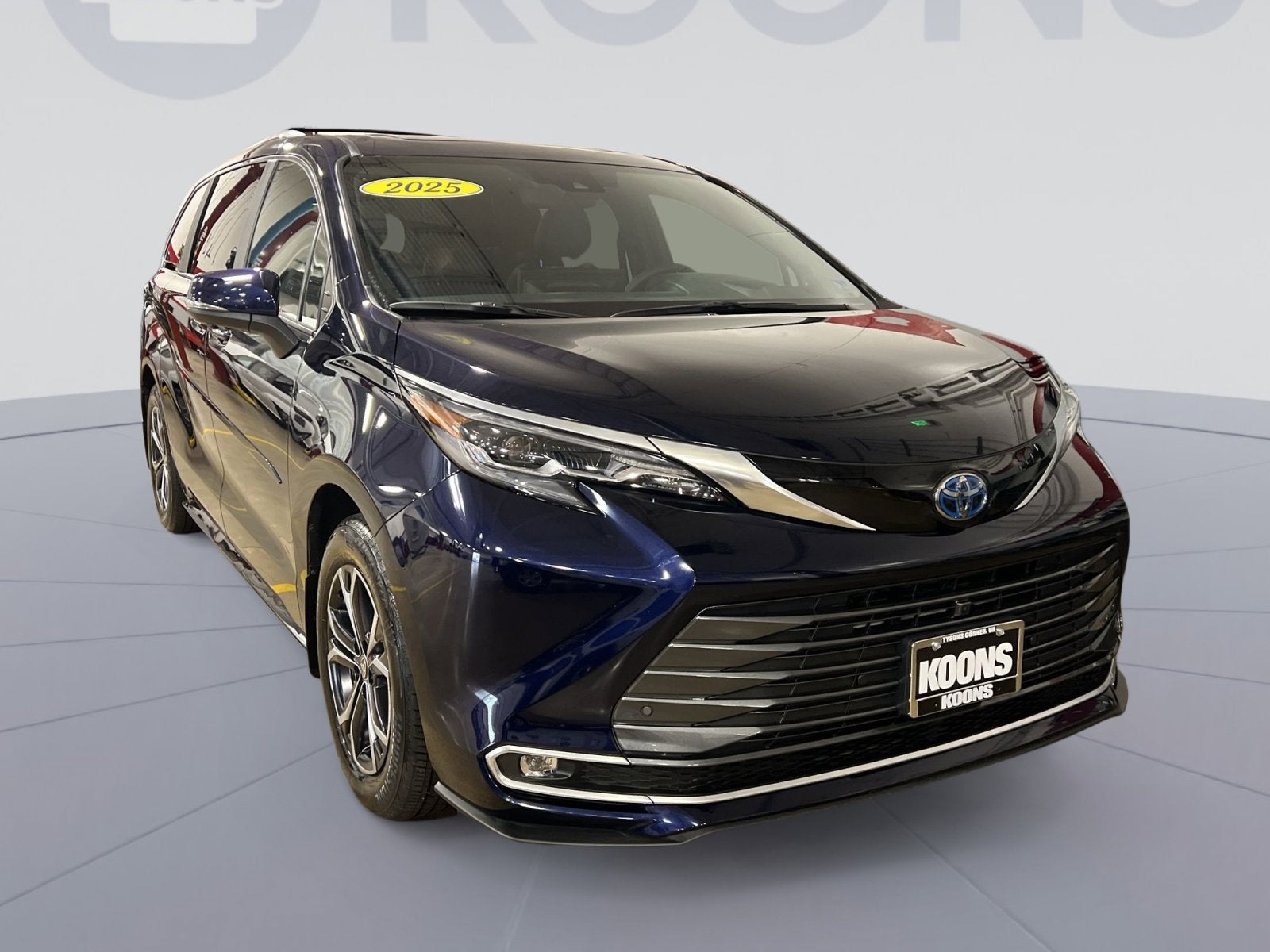 2025 Toyota Sienna Platinum