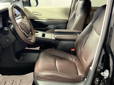2024 Toyota Sienna Platinum