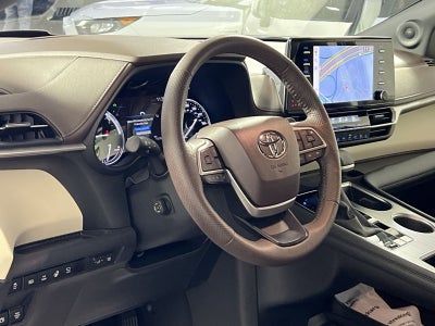 2024 Toyota Sienna Platinum