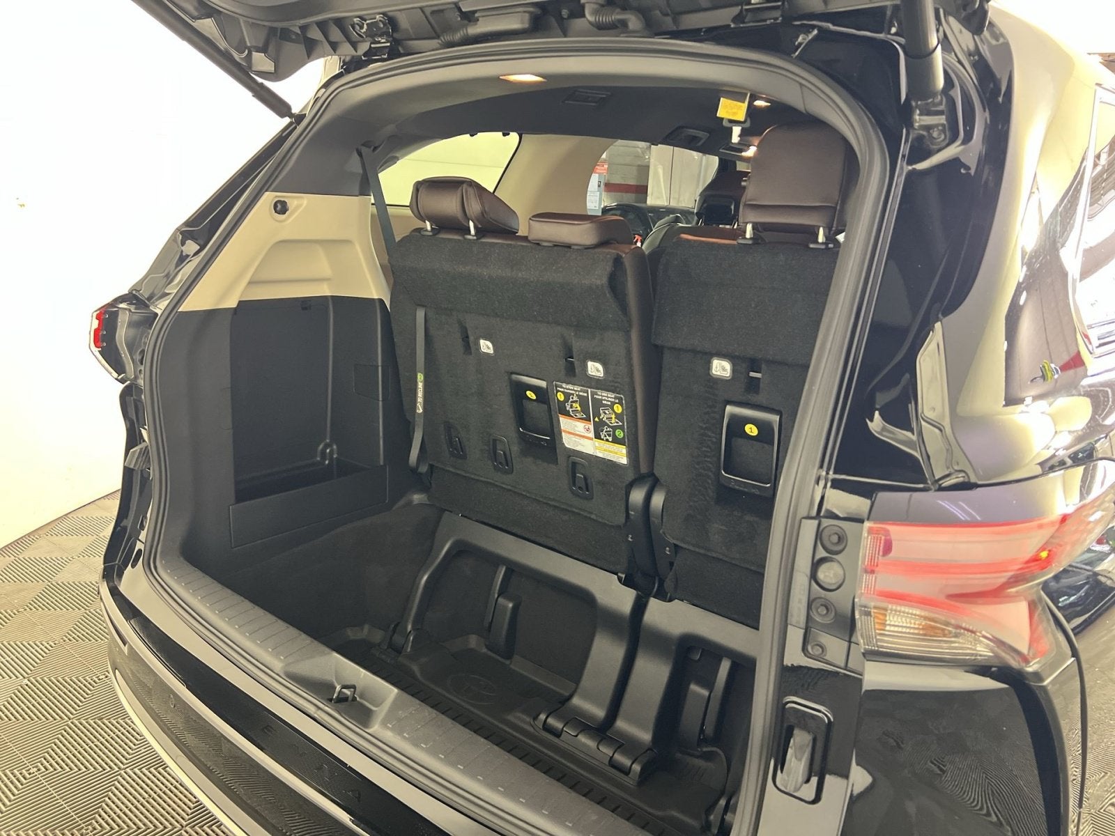 2024 Toyota Sienna Platinum