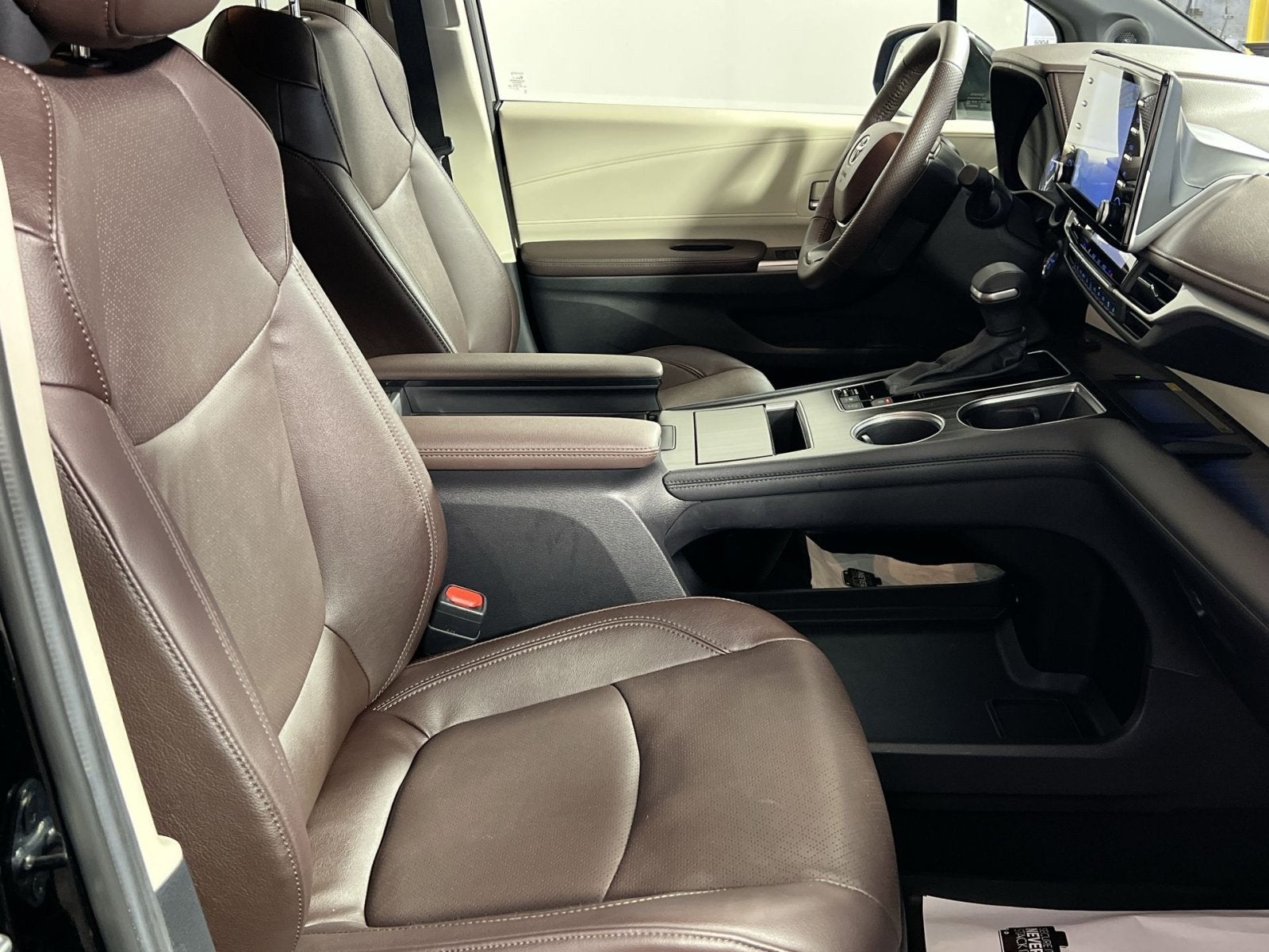 2024 Toyota Sienna Platinum