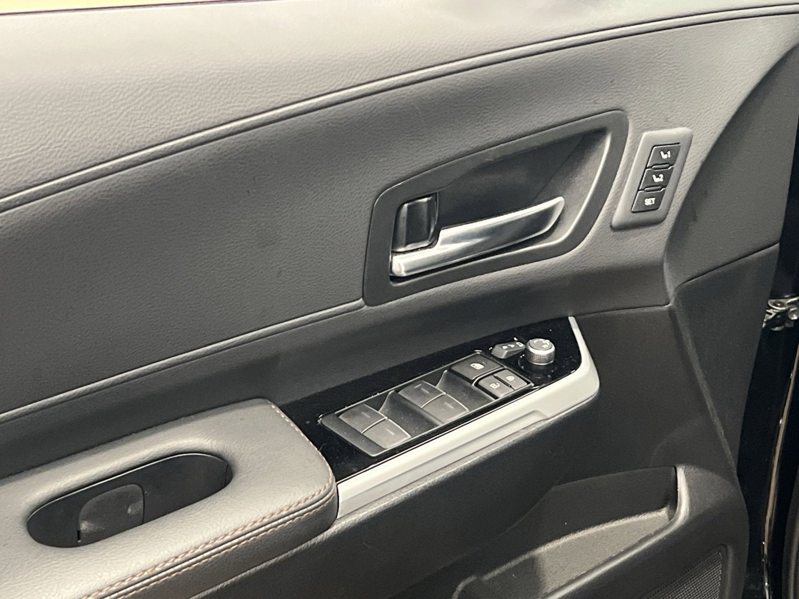 2025 Toyota Sienna Platinum