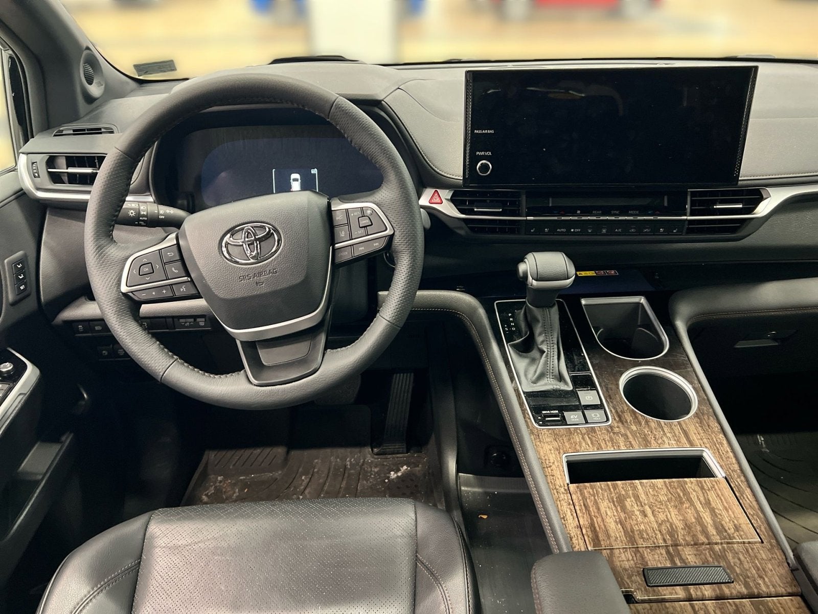 2025 Toyota Sienna Platinum
