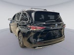 2025 Toyota Sienna Platinum