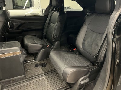 2025 Toyota Sienna Platinum
