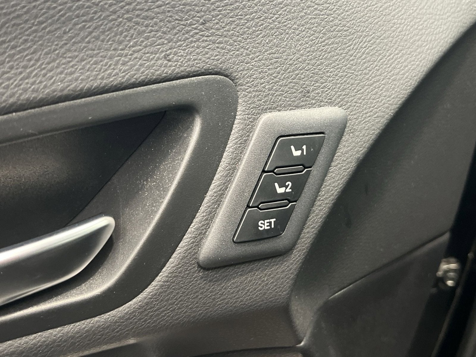 2025 Toyota Sienna Platinum