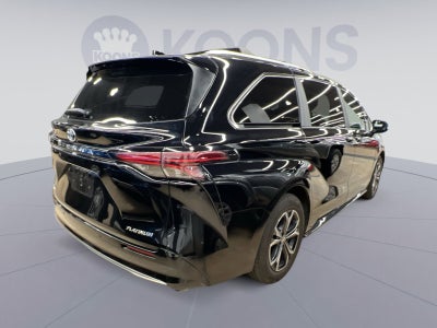 2025 Toyota Sienna Platinum