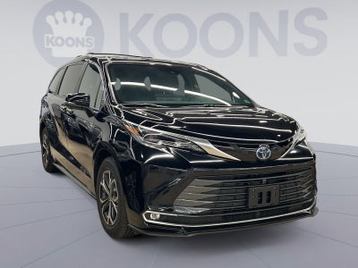 2025 Toyota Sienna Platinum