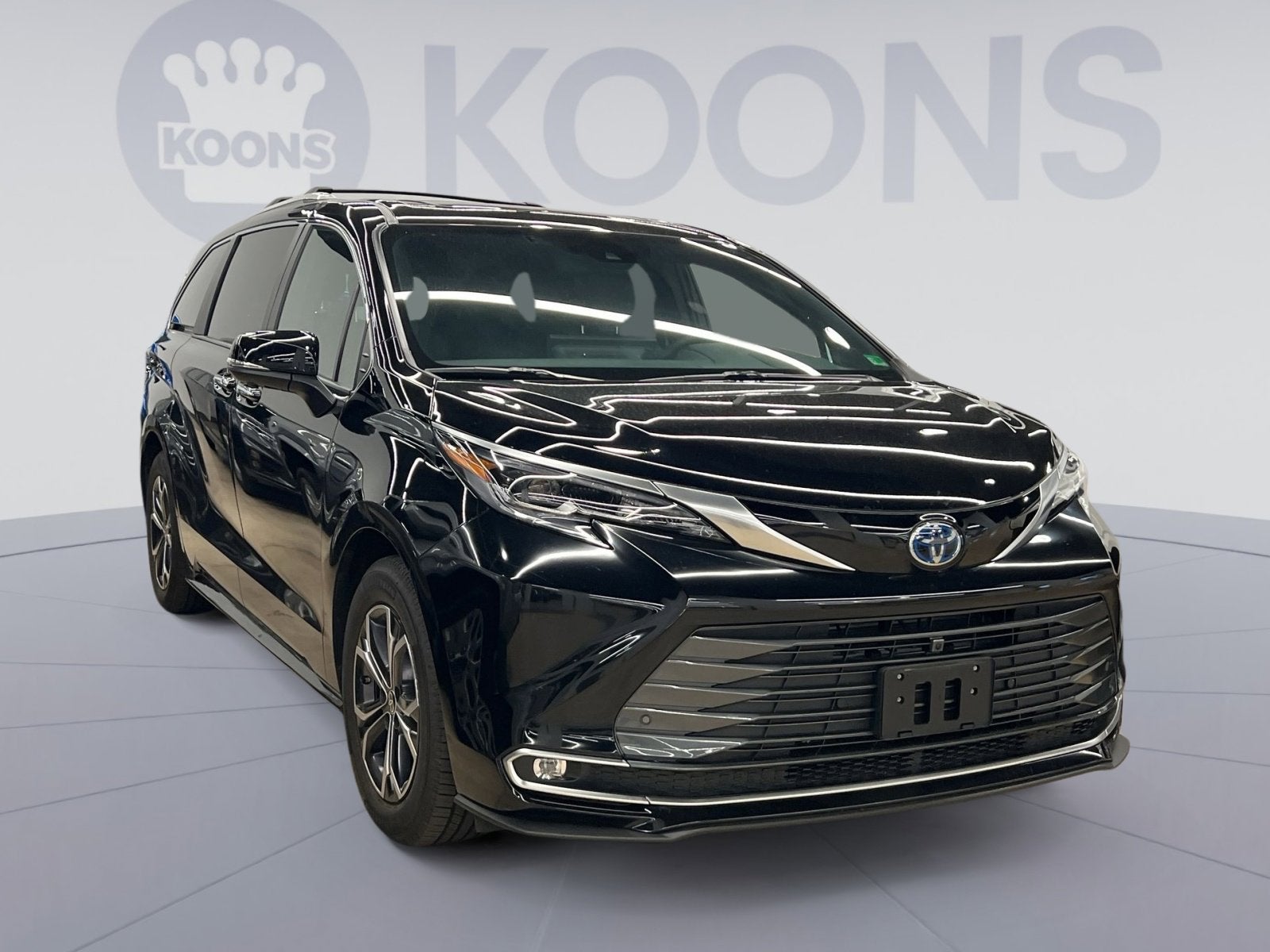 2025 Toyota Sienna Platinum