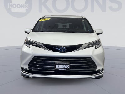 2023 Toyota Sienna Platinum