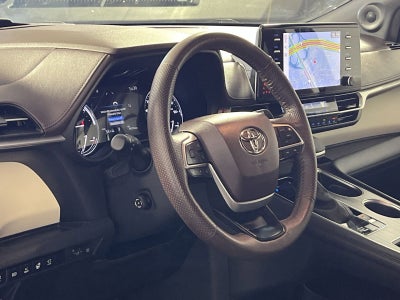 2023 Toyota Sienna Platinum