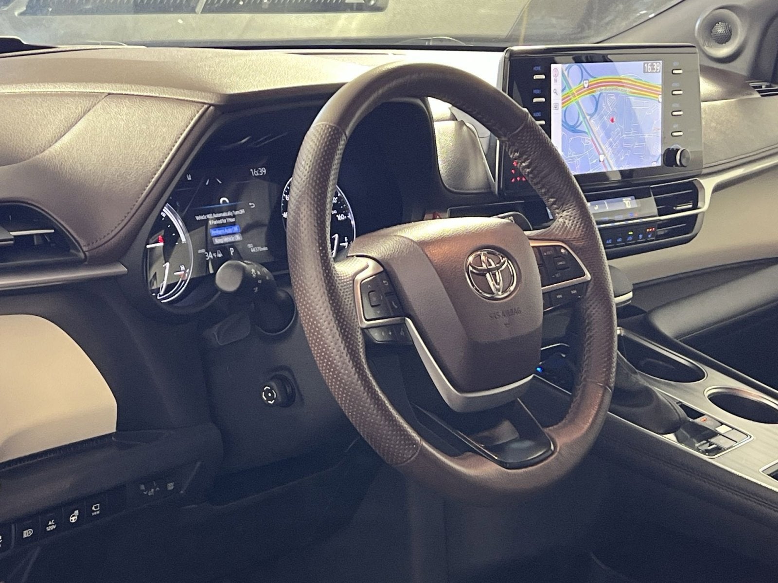 2023 Toyota Sienna Platinum