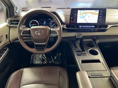 2023 Toyota Sienna Platinum
