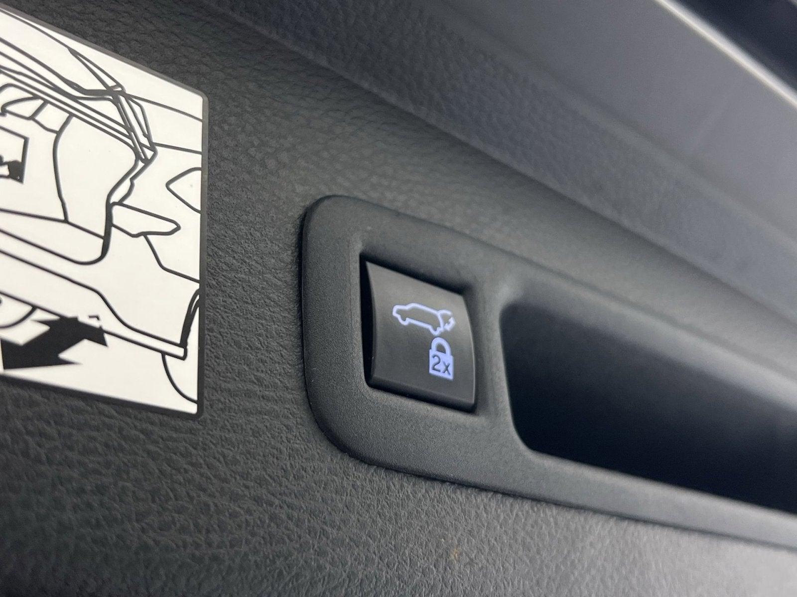 2023 Toyota Sienna Platinum