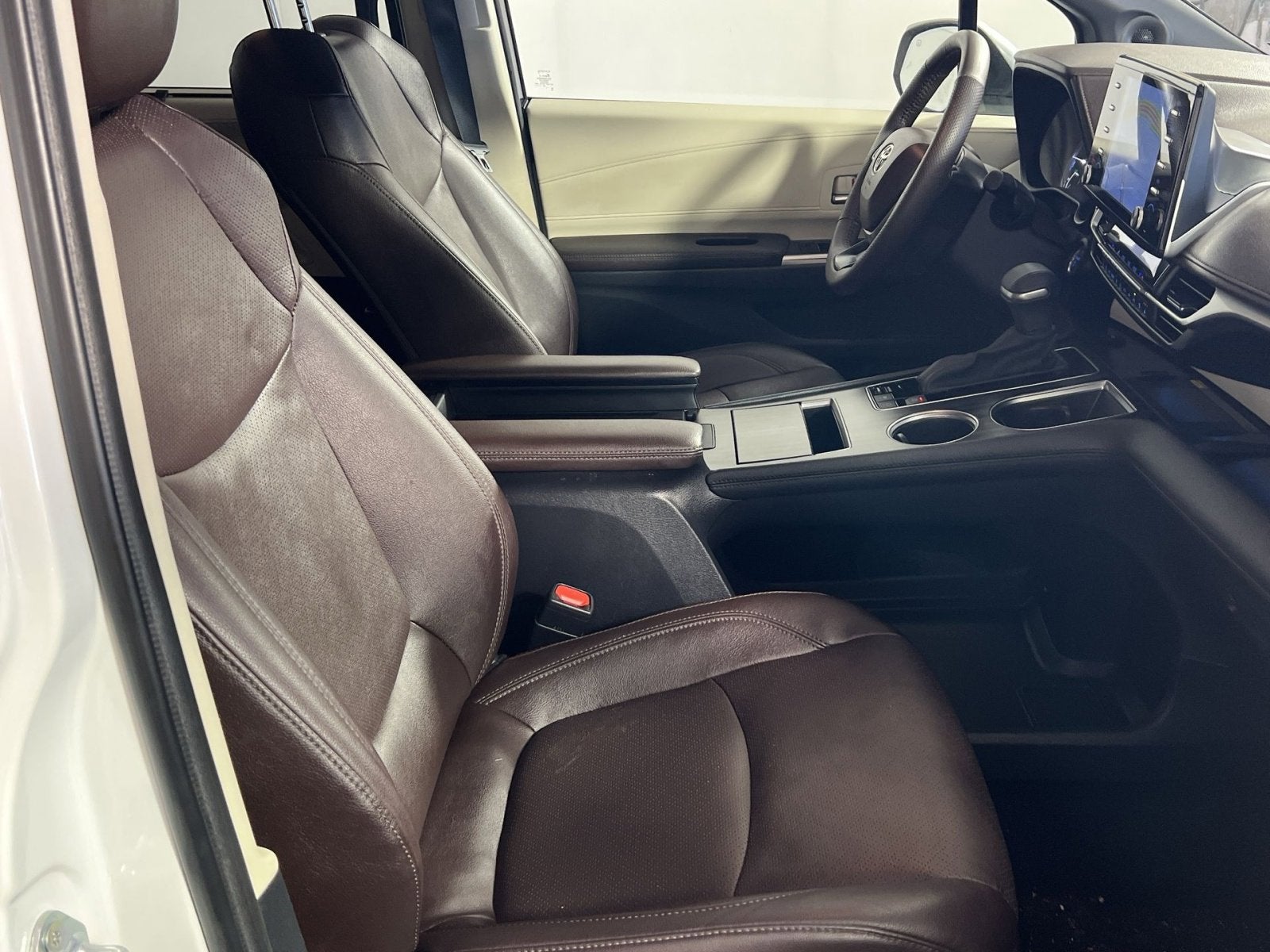 2023 Toyota Sienna Platinum