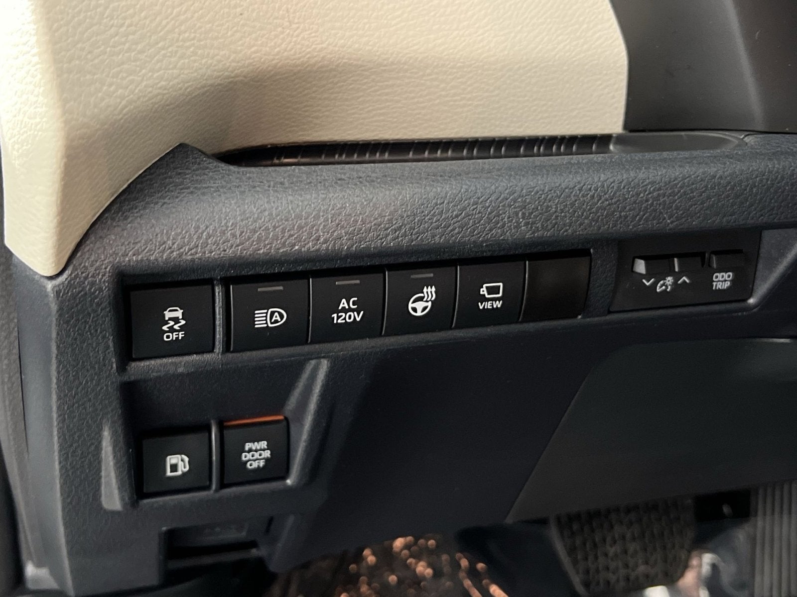 2023 Toyota Sienna Platinum