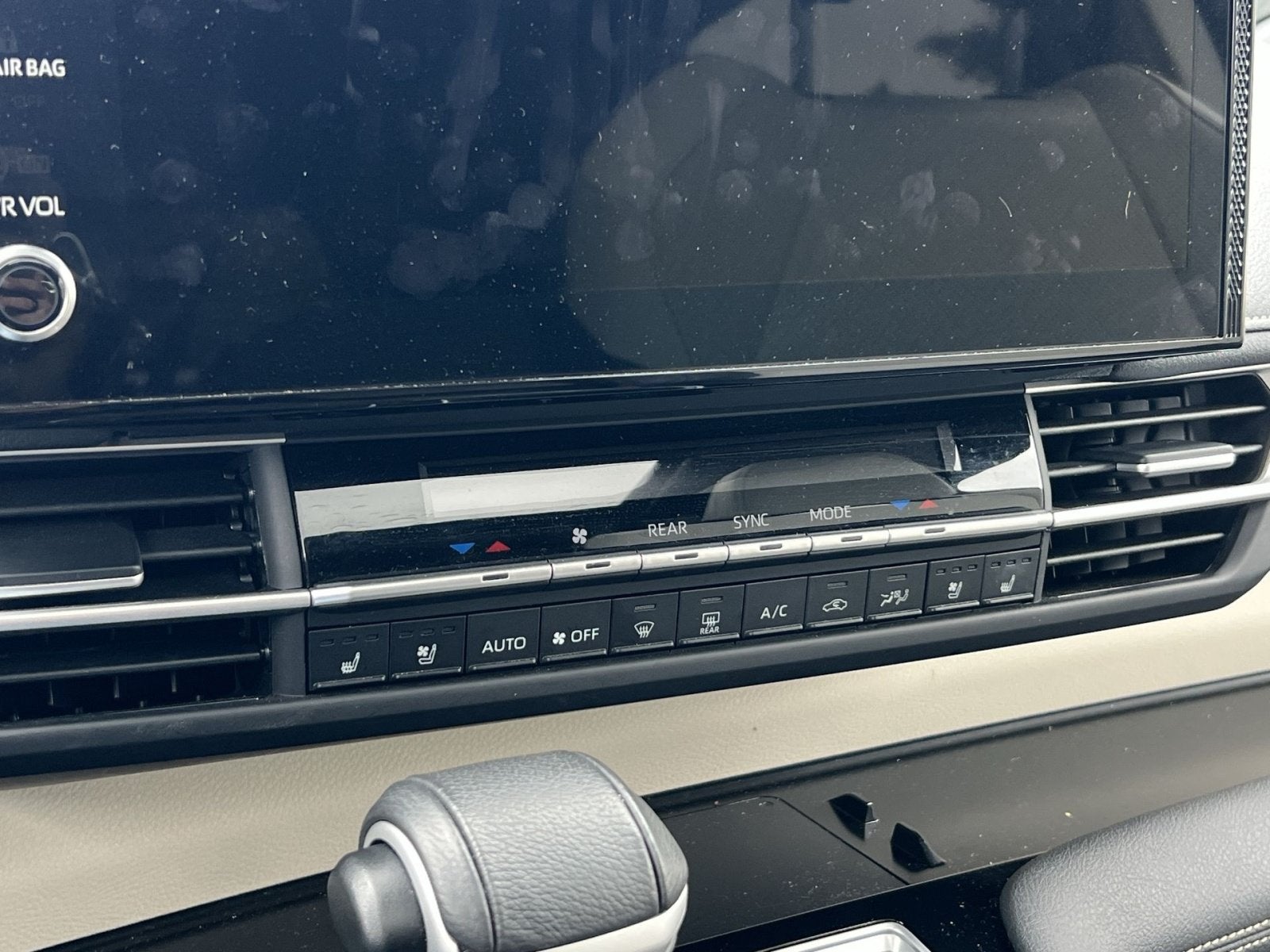 2025 Toyota Sienna Platinum