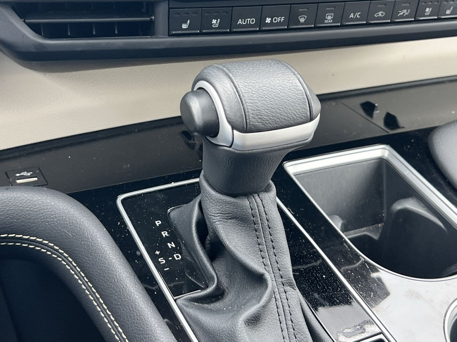 2025 Toyota Sienna Platinum