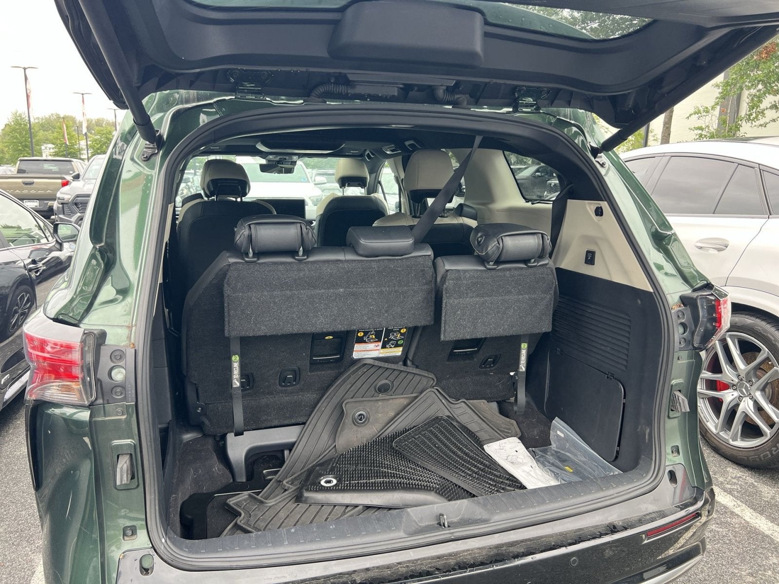 2025 Toyota Sienna Platinum