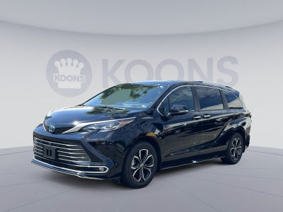 2025 Toyota Sienna Platinum