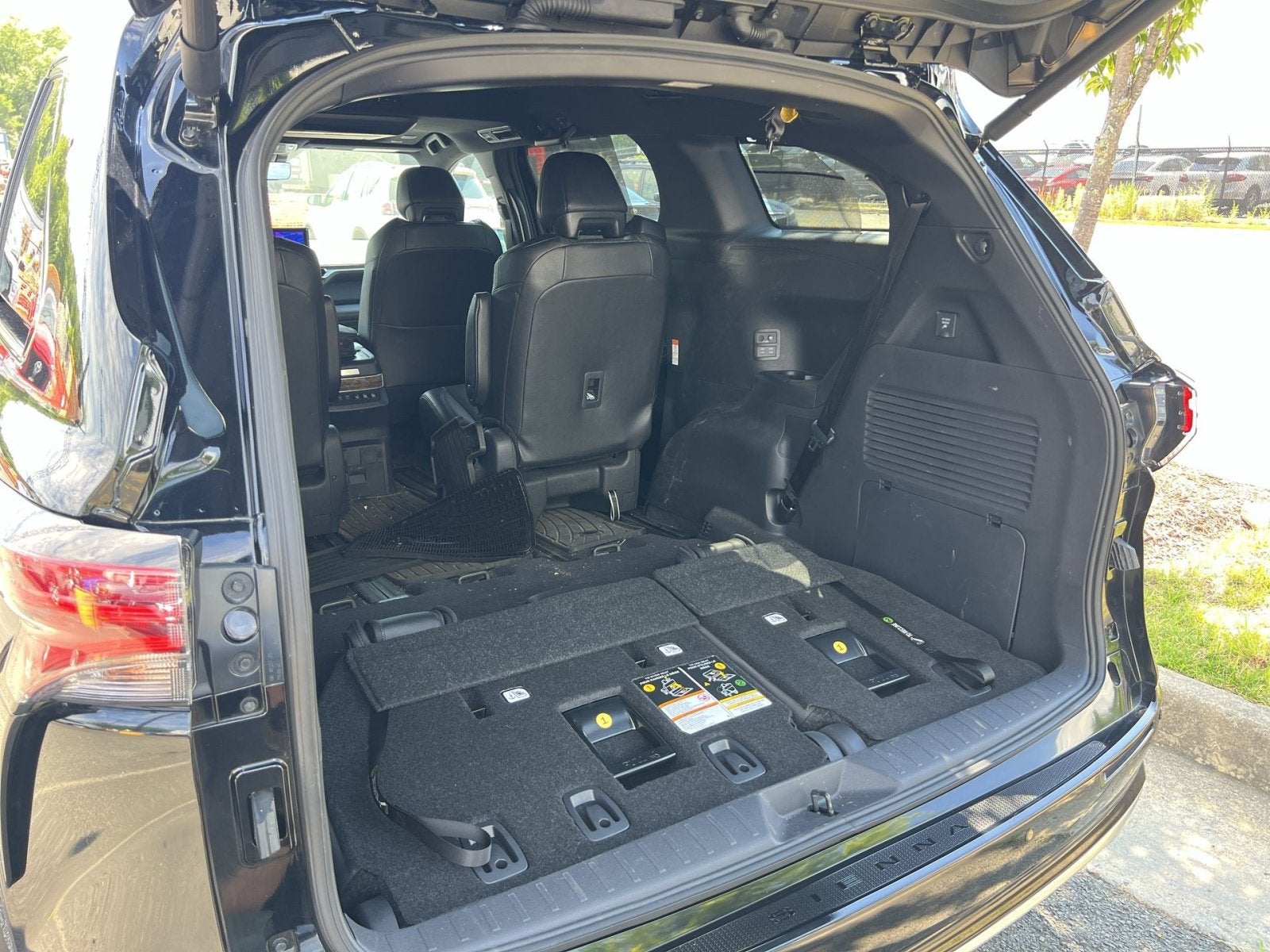 2025 Toyota Sienna Platinum