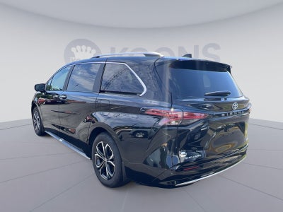 2025 Toyota Sienna Platinum