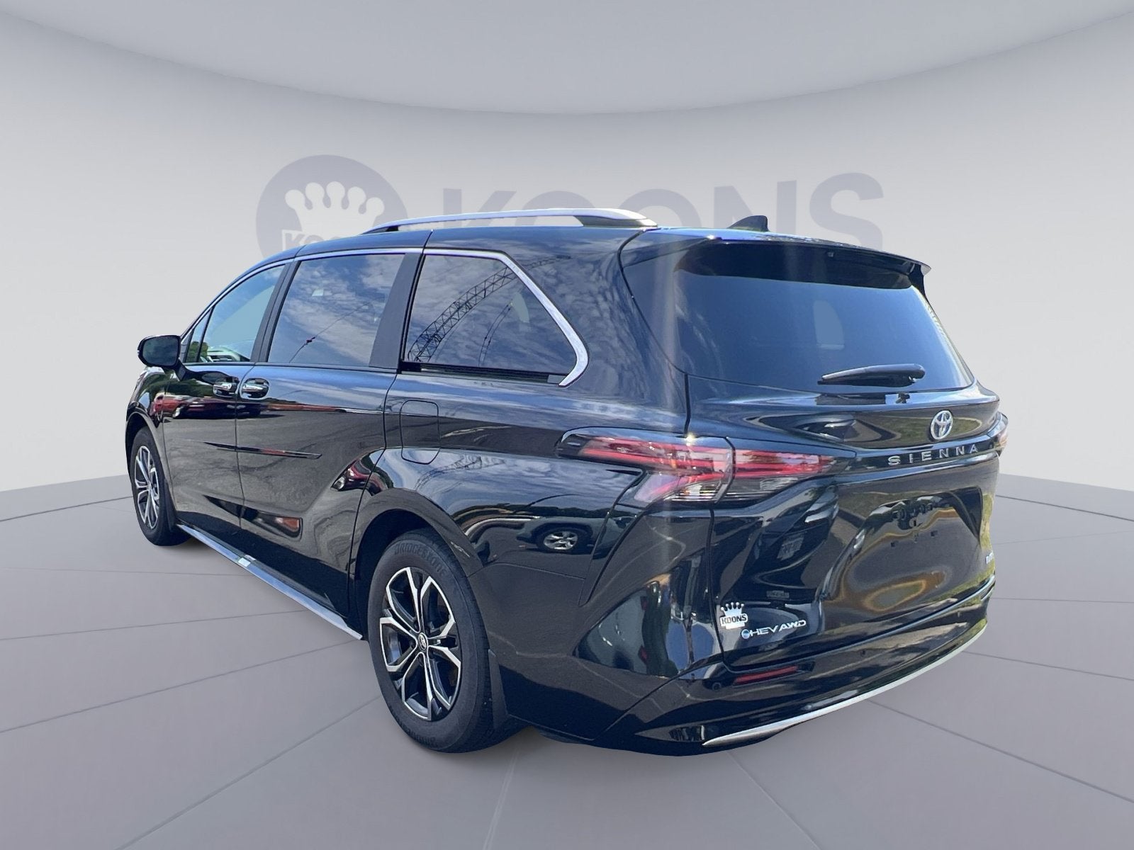 2025 Toyota Sienna Platinum