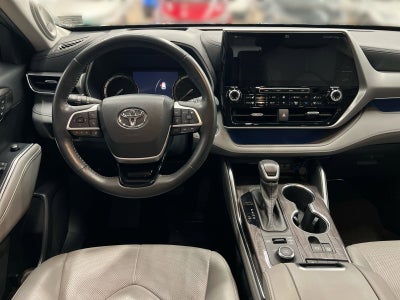 2022 Toyota Highlander Platinum