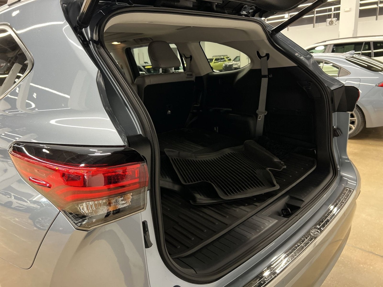 2022 Toyota Highlander Platinum