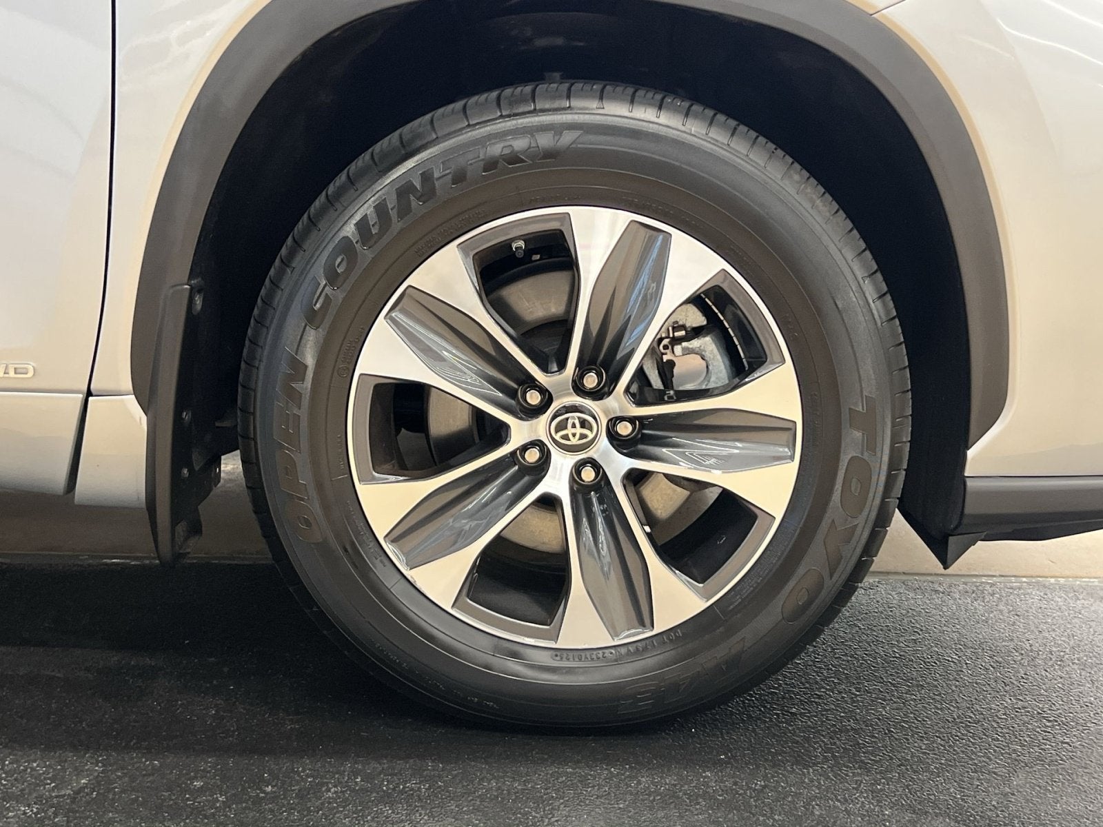 2025 Toyota Highlander Hybrid XLE