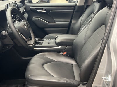 2025 Toyota Highlander Hybrid XLE