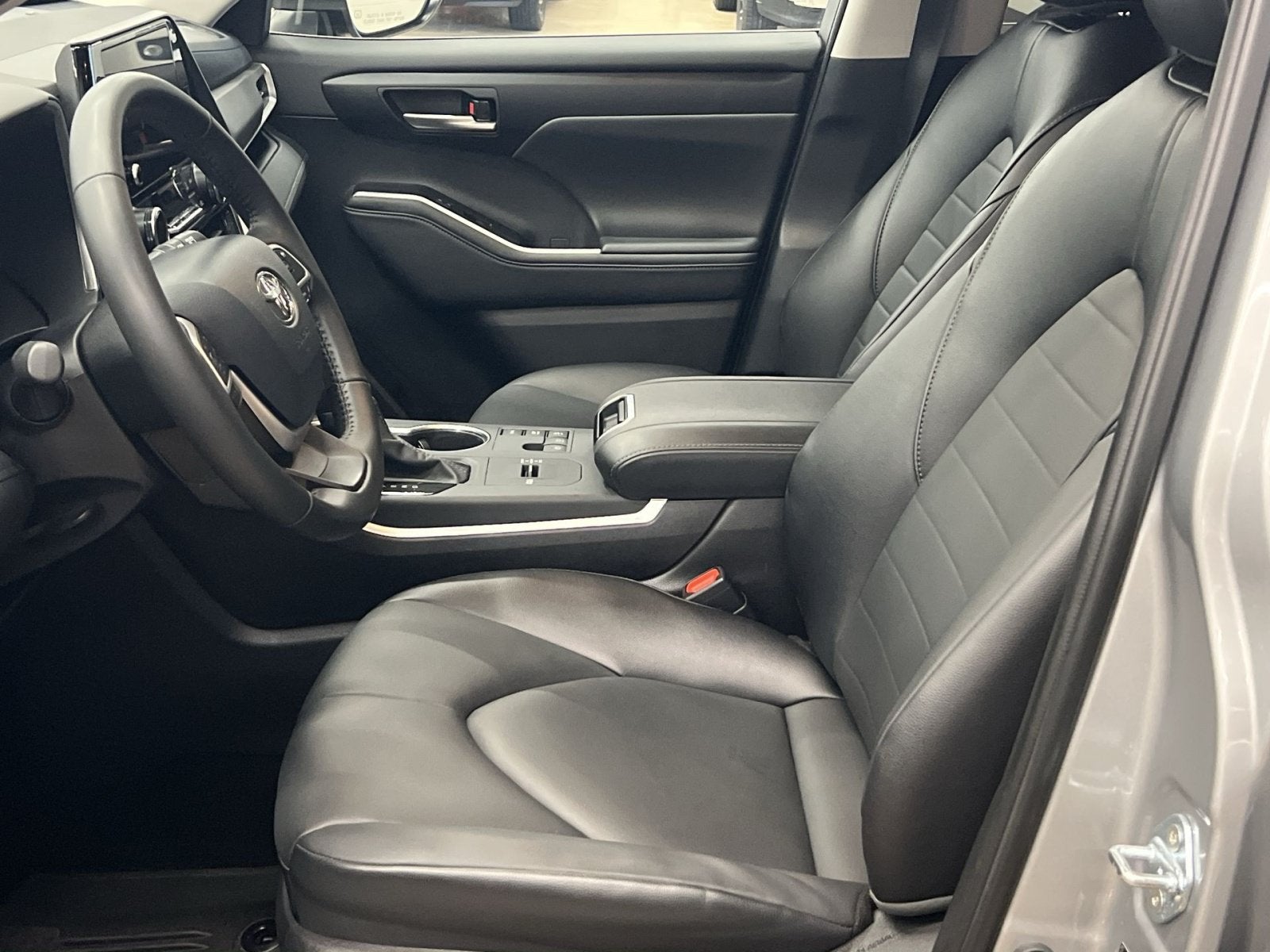2025 Toyota Highlander Hybrid XLE