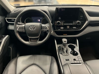 2025 Toyota Highlander Hybrid XLE