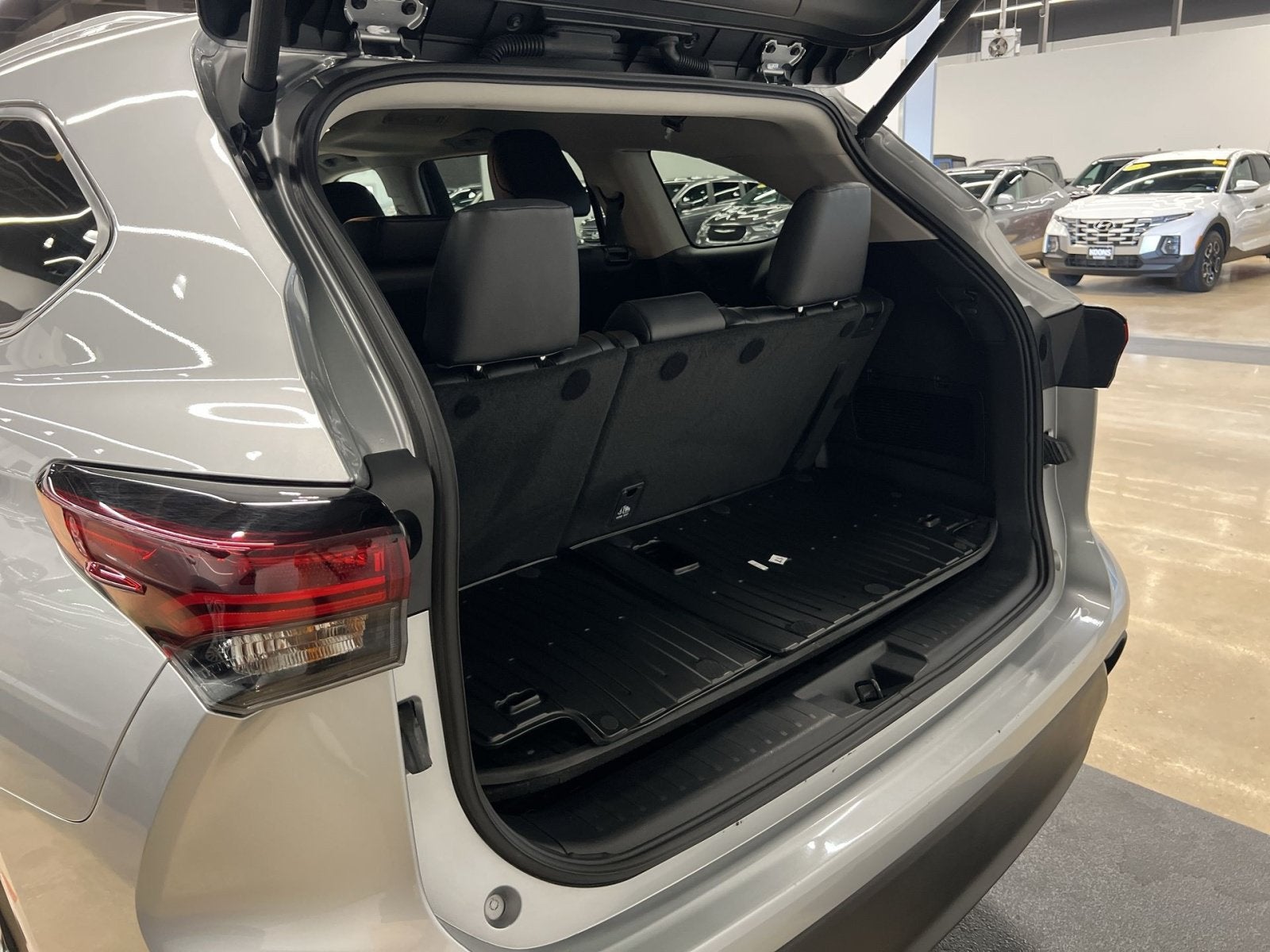 2025 Toyota Highlander Hybrid XLE