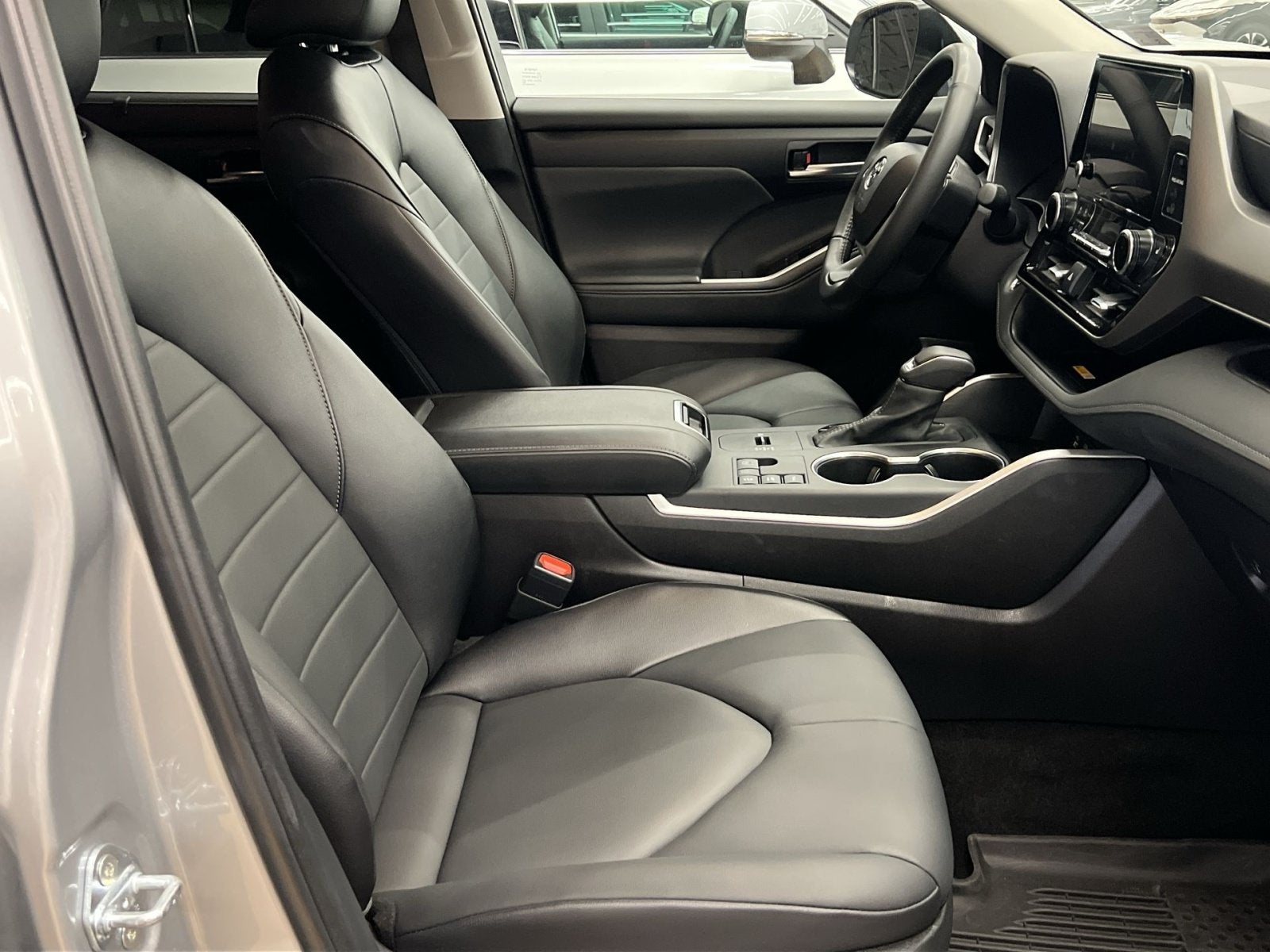 2025 Toyota Highlander Hybrid XLE