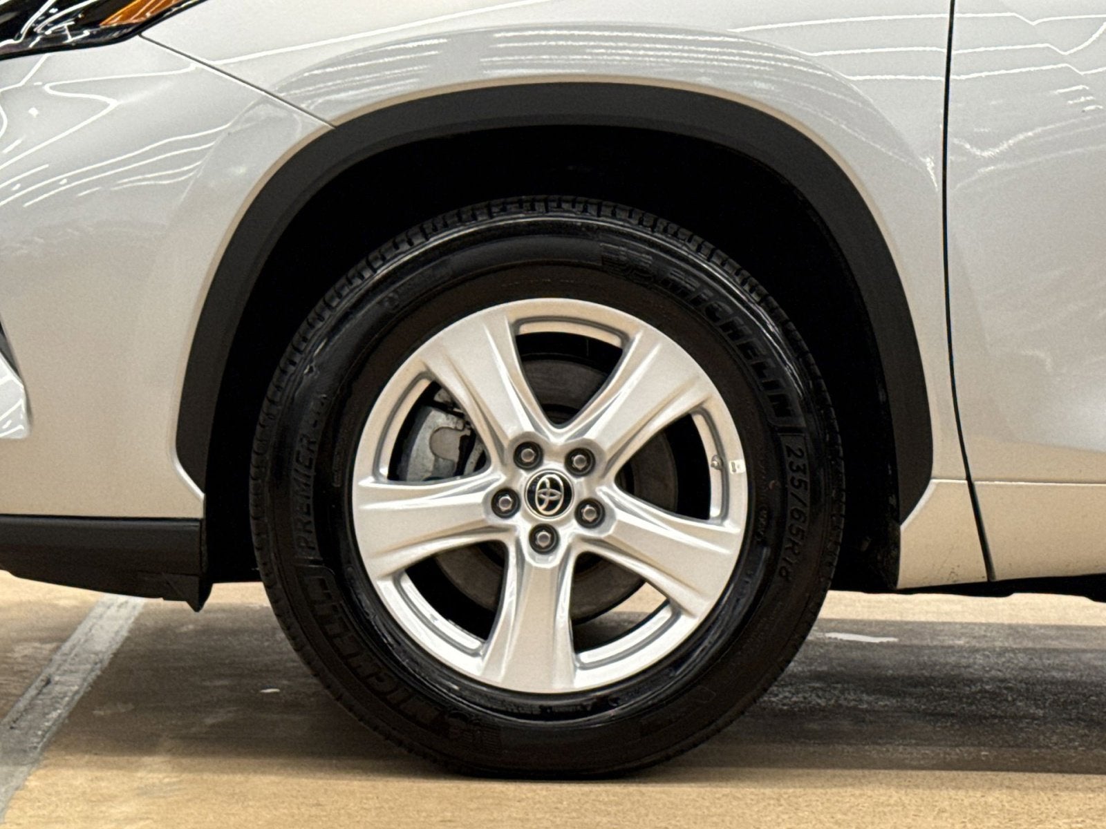 2025 Toyota Highlander LE