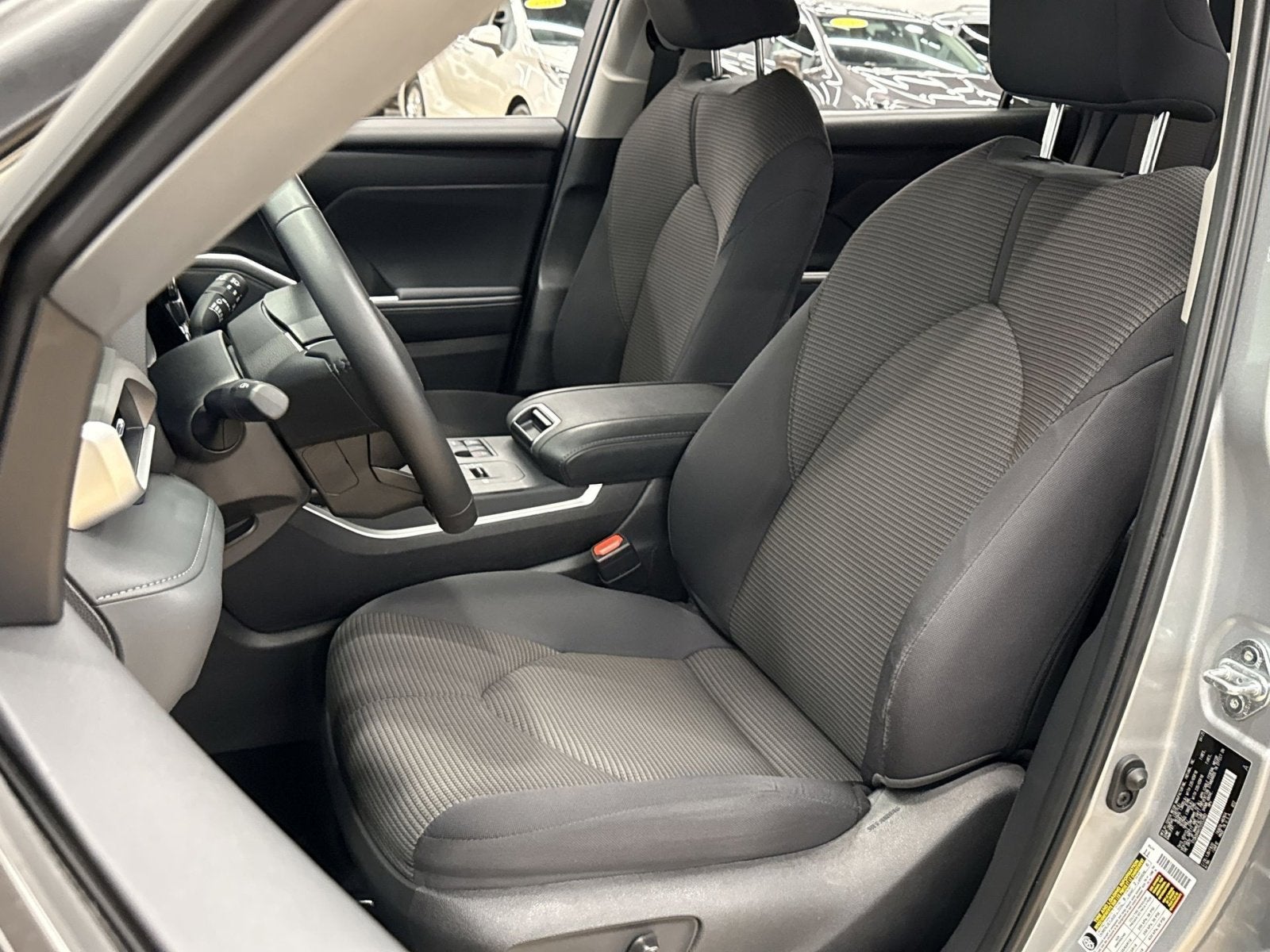 2025 Toyota Highlander LE