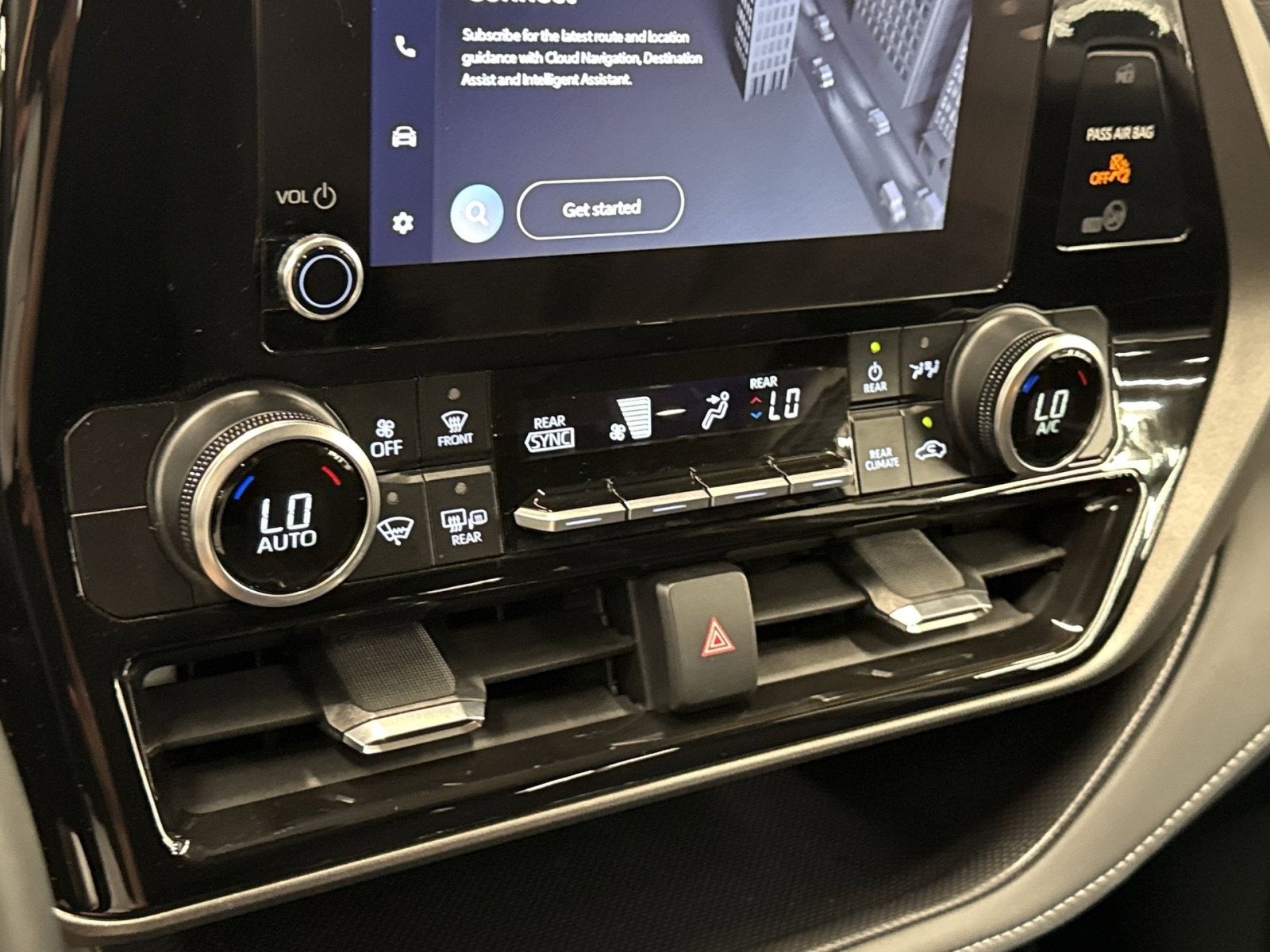 2025 Toyota Highlander LE