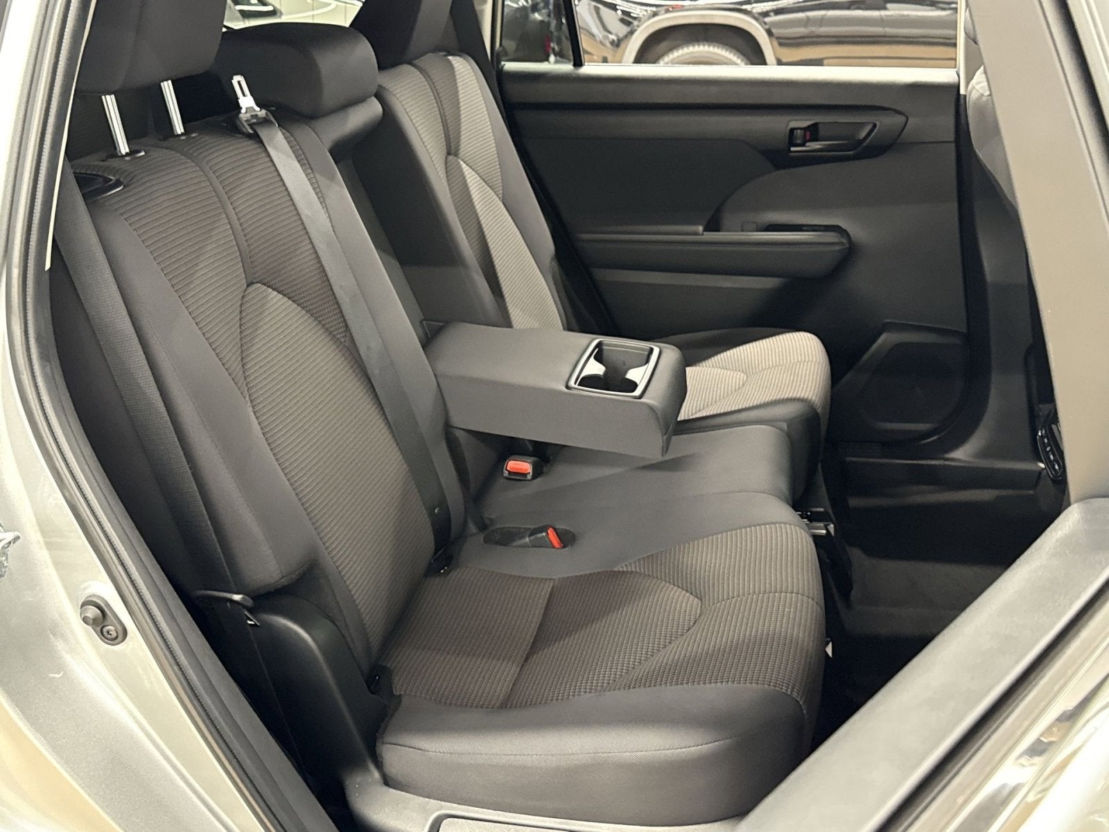 2025 Toyota Highlander LE