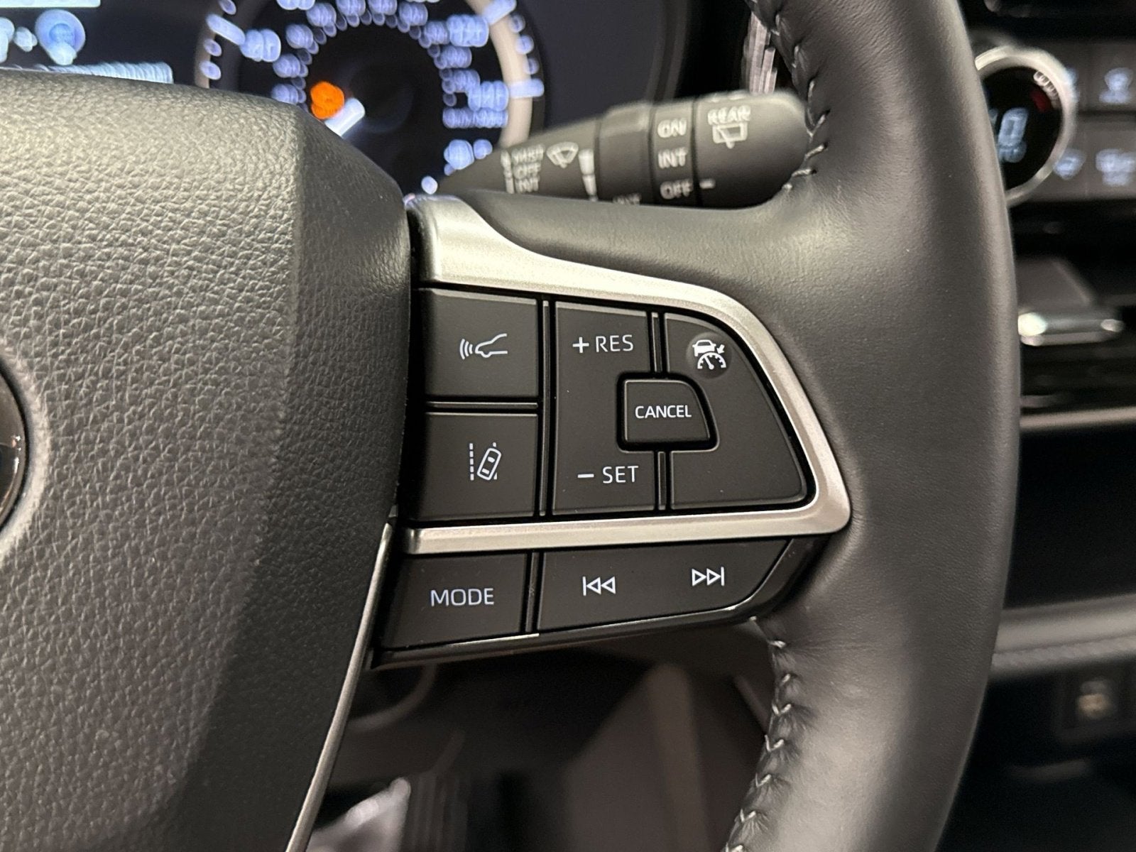 2025 Toyota Highlander LE
