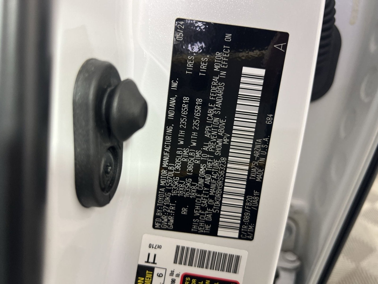 2024 Toyota Highlander LE