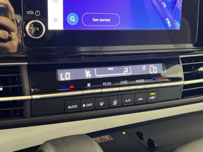 2025 Toyota Sienna LE