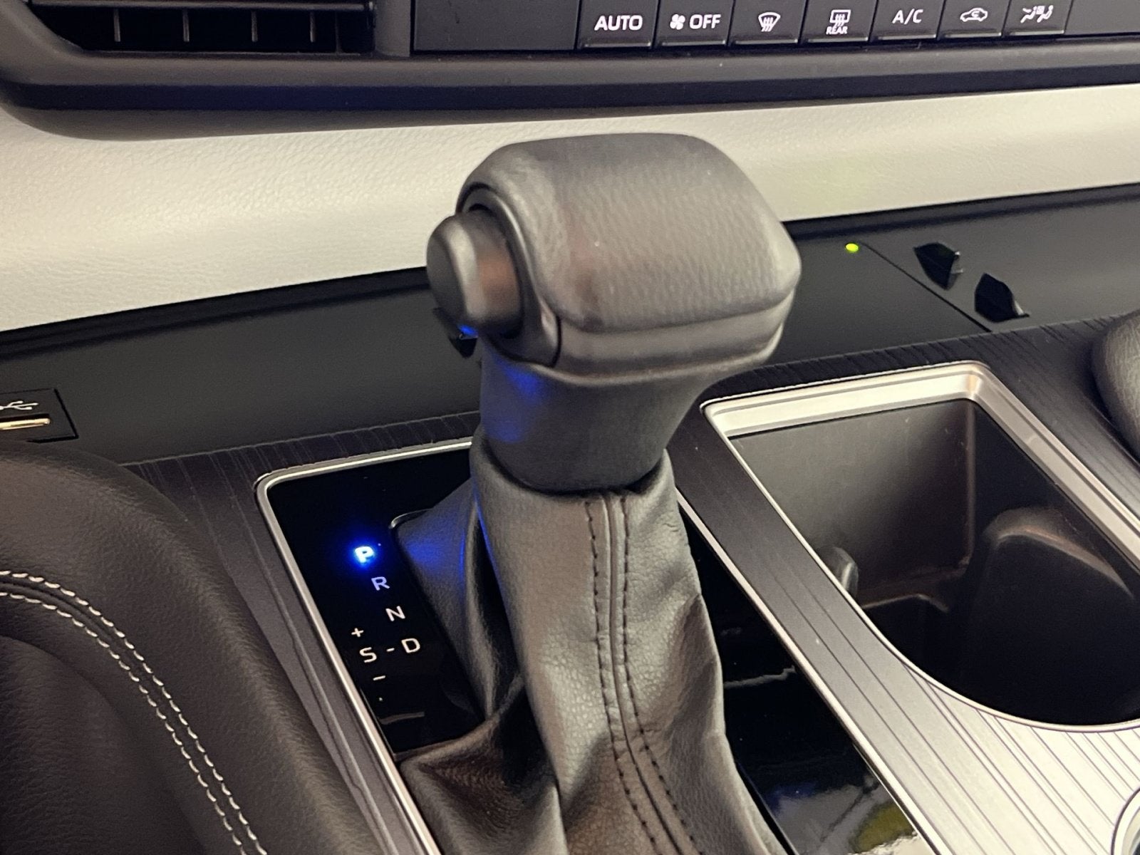 2025 Toyota Sienna LE