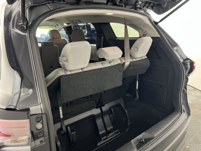 2025 Toyota Sienna LE