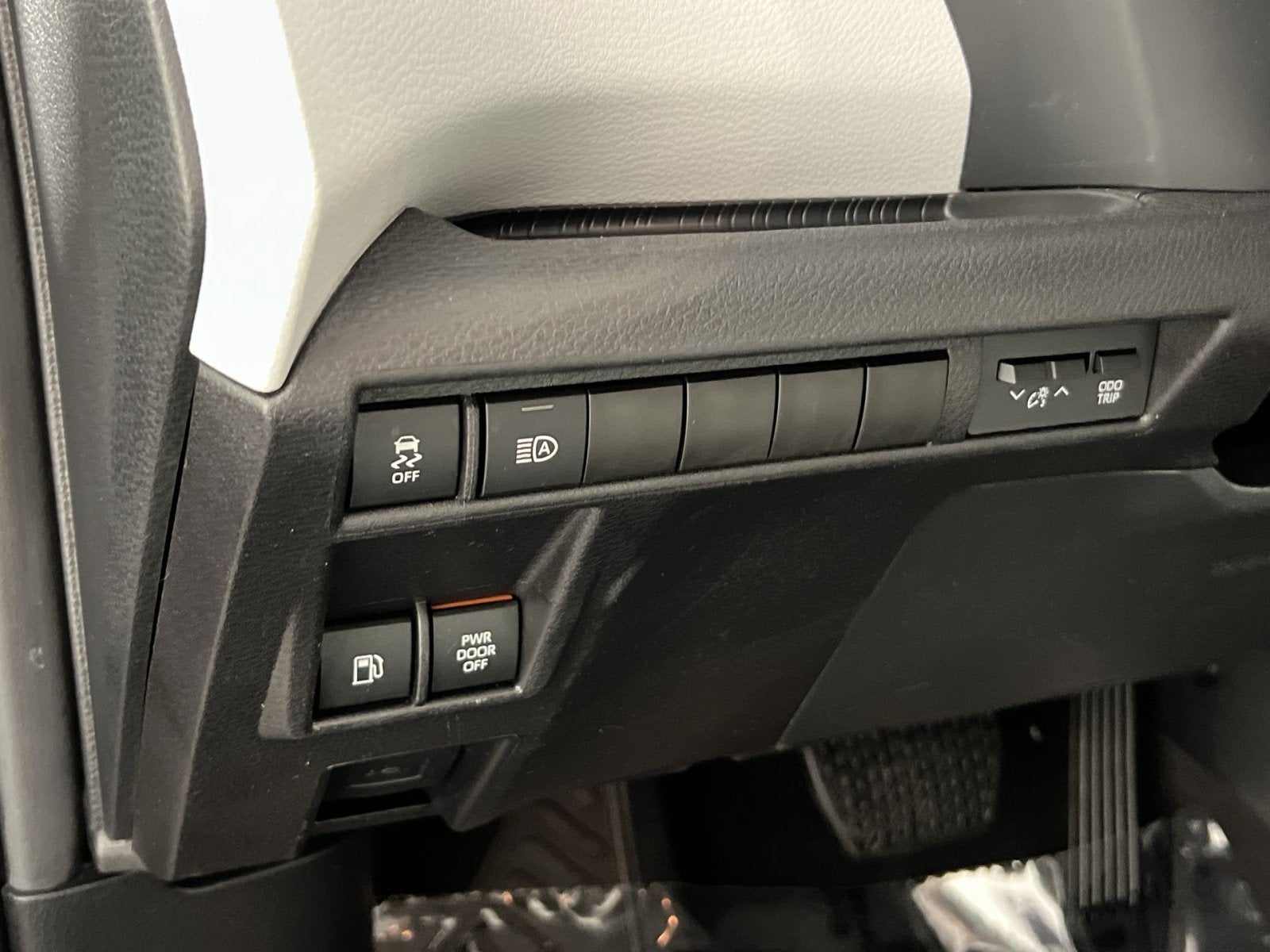 2025 Toyota Sienna LE