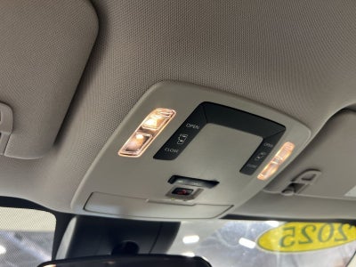 2025 Toyota Sienna LE